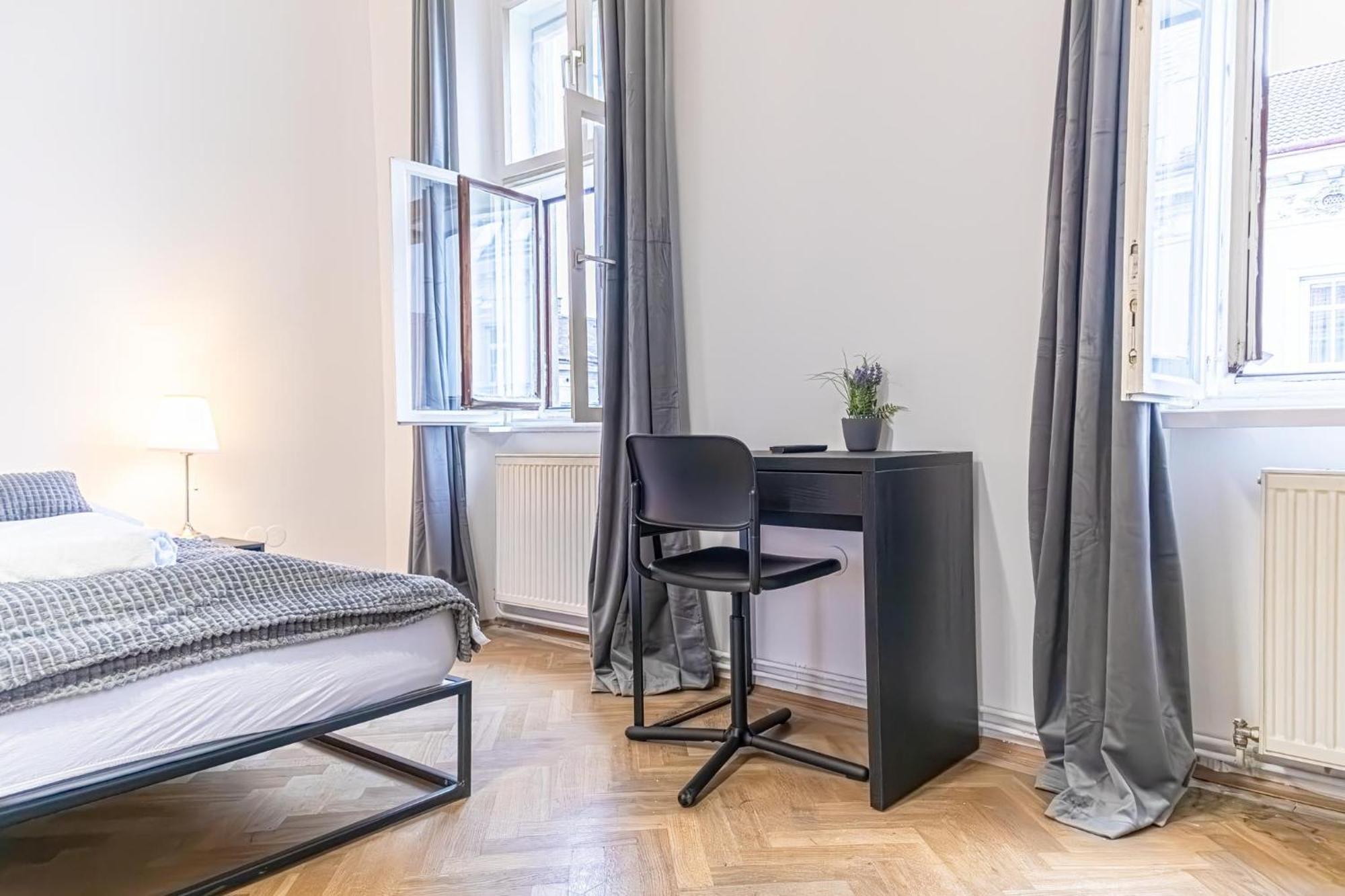 Spacious 2Br Apt -Near Wiener Stadthalle Burggassewiener Well Located Exterior photo