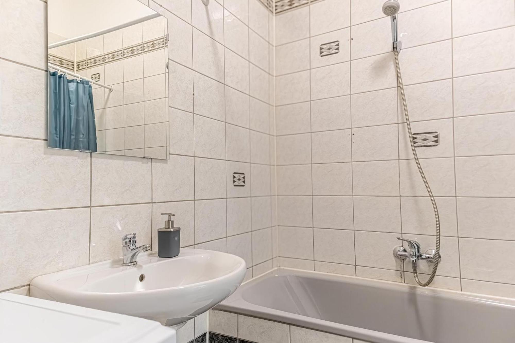 Spacious 2Br Apt -Near Wiener Stadthalle Burggassewiener Well Located Exterior photo