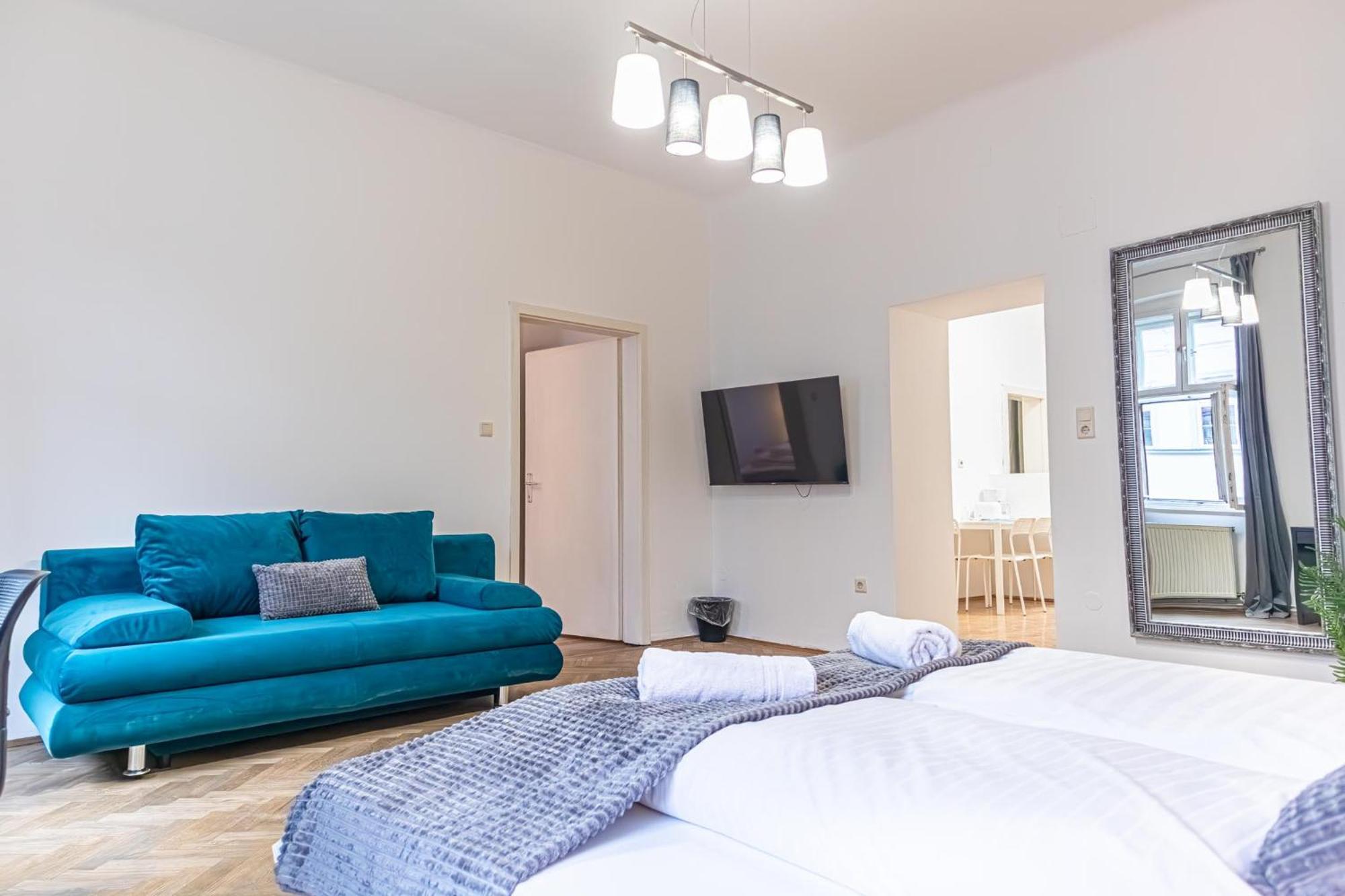 Spacious 2Br Apt -Near Wiener Stadthalle Burggassewiener Well Located Exterior photo