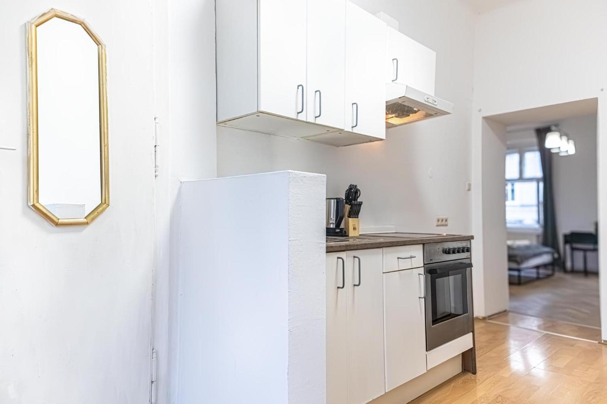 Spacious 2Br Apt -Near Wiener Stadthalle Burggassewiener Well Located Exterior photo